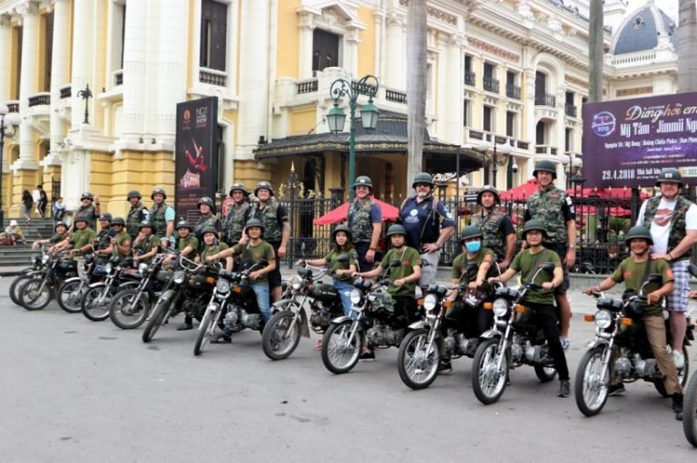 moto Hanoi vintage tour